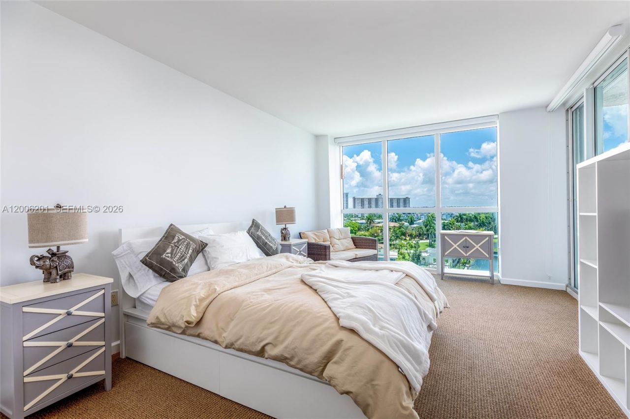 16500 Collins Ave , Unit 655, Sunny Isles Beach, FL 33160 Photo