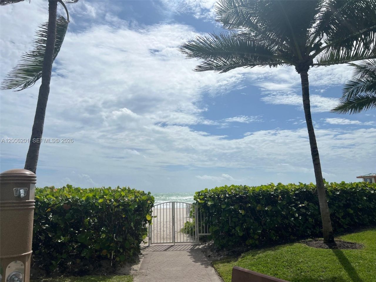 16500 Collins Ave , Unit 655, Sunny Isles Beach, FL 33160 Photo