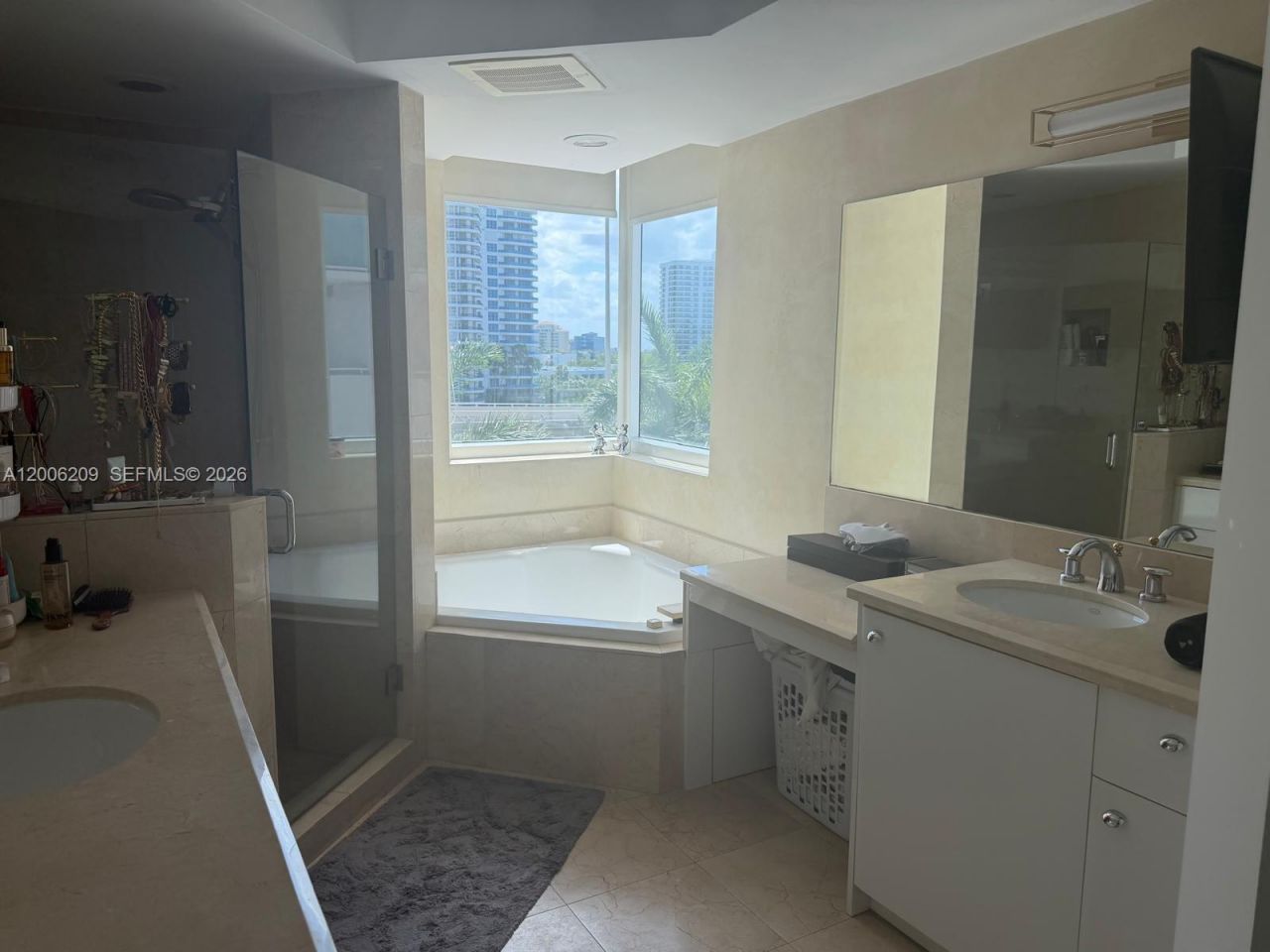 19400 Turnberry Way, Unit 331, Aventura, FL 33180 Photo