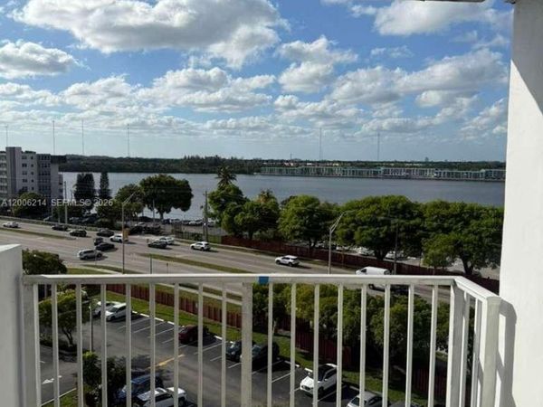 1200 NE Miami Gardens Dr , Unit 812W, Miami, FL 33179