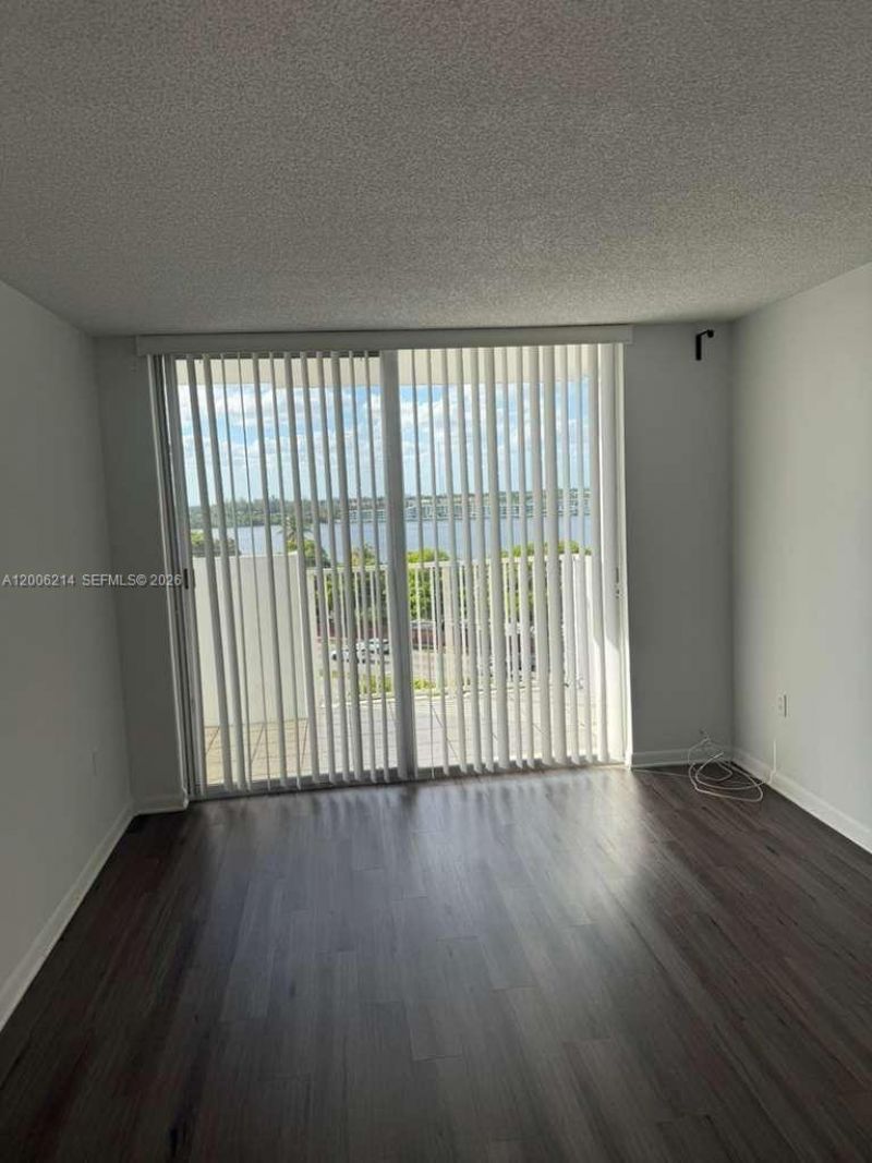 1200 NE Miami Gardens Dr, Unit 812W, Miami, FL 33179 Photo
