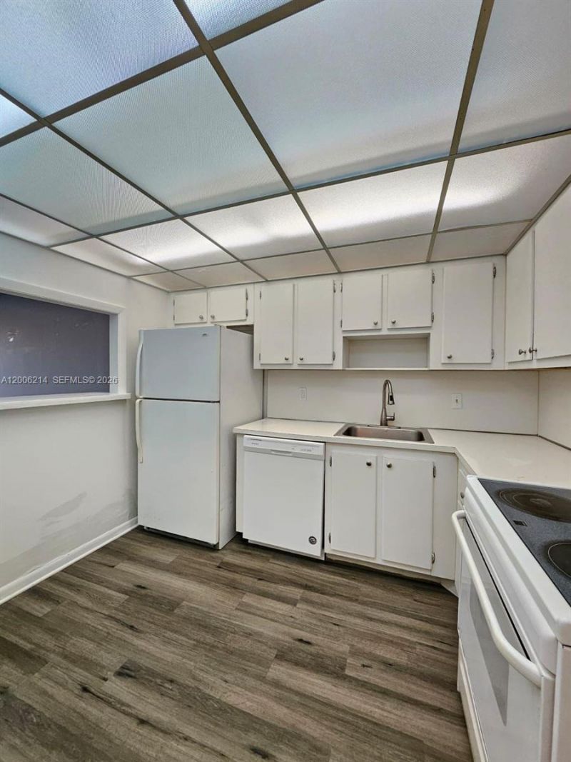 1200 NE Miami Gardens Dr, Unit 812W, Miami, FL 33179 Photo