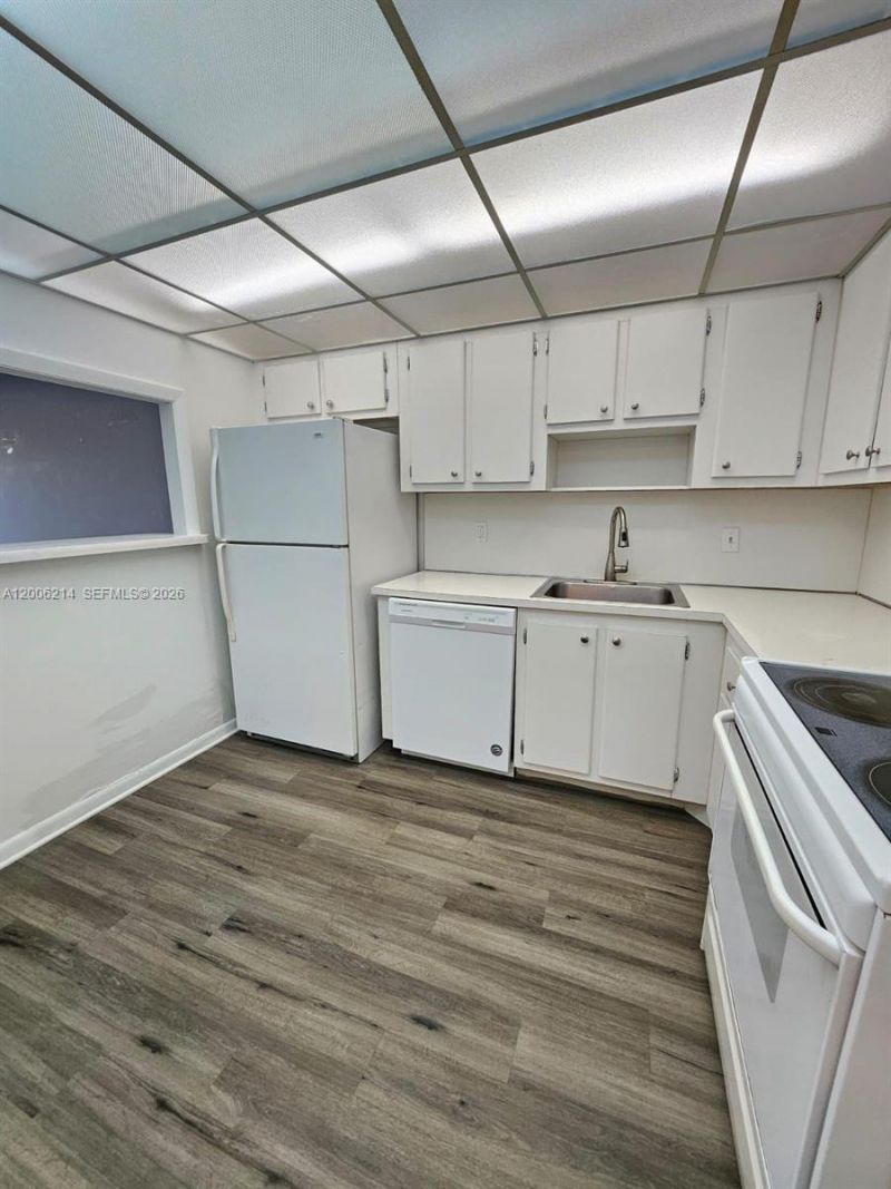 1200 NE Miami Gardens Dr, Unit 812W, Miami, FL 33179 Photo