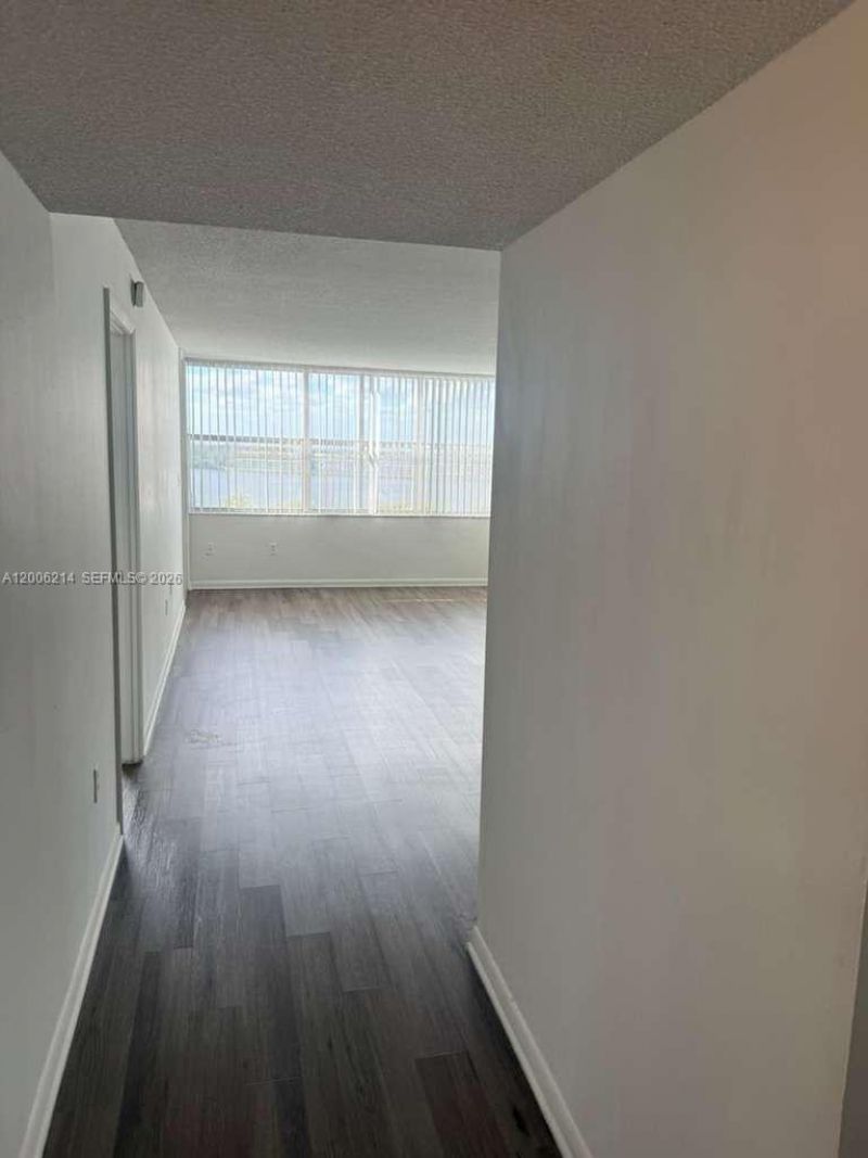 1200 NE Miami Gardens Dr, Unit 812W, Miami, FL 33179 Photo