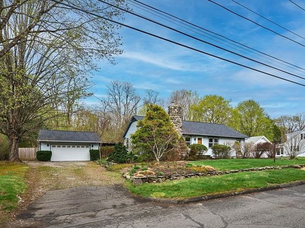 56 Oak St, Northampton, MA 01062