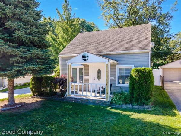 22000 Fresard Street, St. Clair Shores, MI 48080