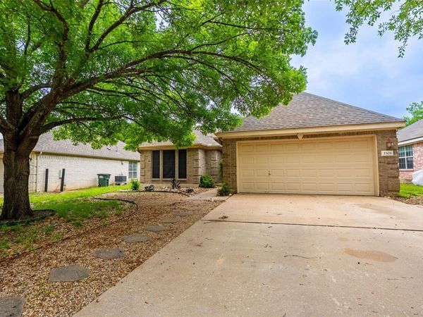 1504 Parkwood DR, Leander, TX 78641