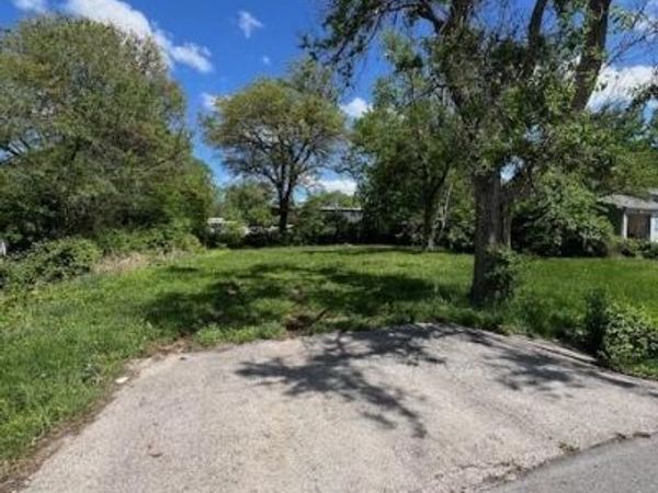 202 Duck Road, Grandview, MO 64030