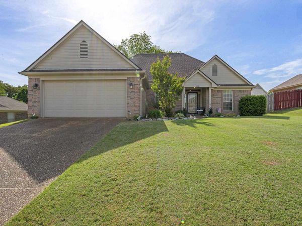 155 WINDING CREEK DR, Oakland, TN 38060