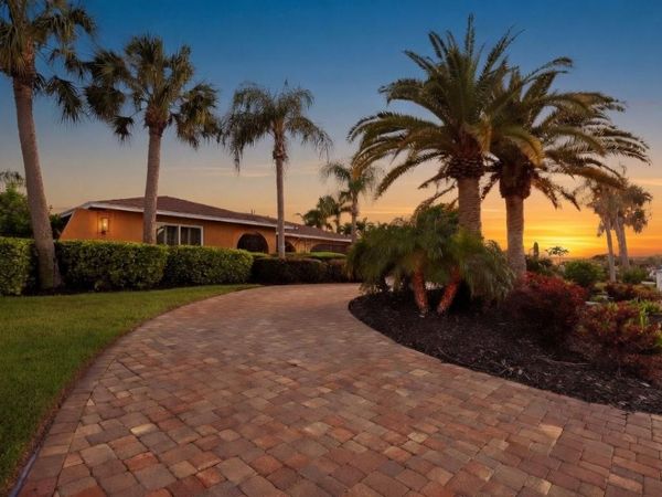 7137 WESTMORELAND DRIVE , SARASOTA, FL 34243