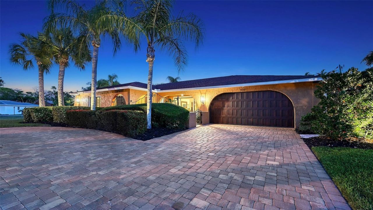 7137 Westmoreland Drive , Sarasota, FL 34243 Photo
