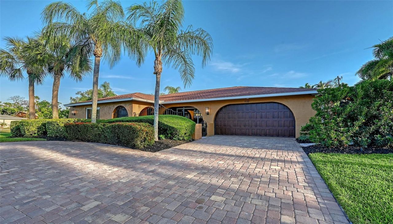 7137 Westmoreland Drive , Sarasota, FL 34243 Photo