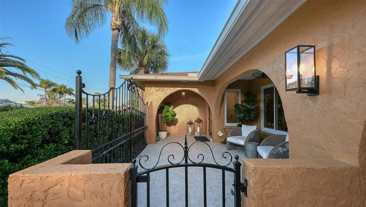 7137 Westmoreland Drive , Sarasota, FL 34243 Photo