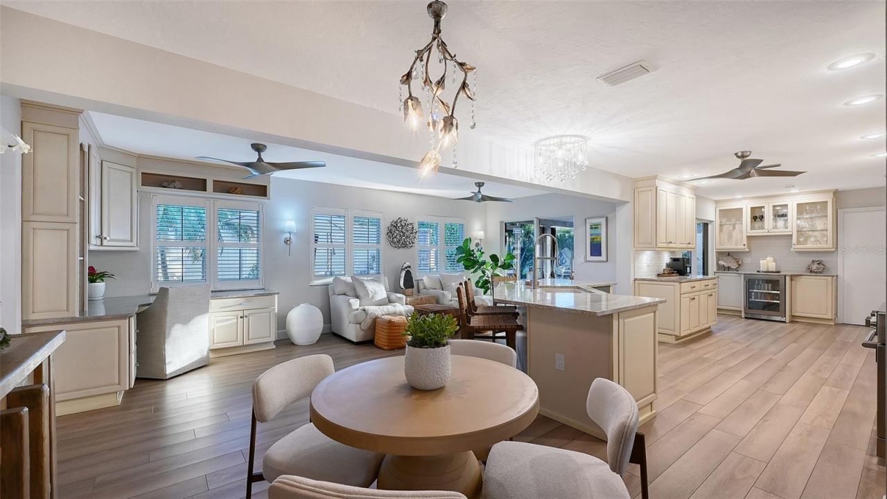 7137 Westmoreland Drive , Sarasota, FL 34243 Photo