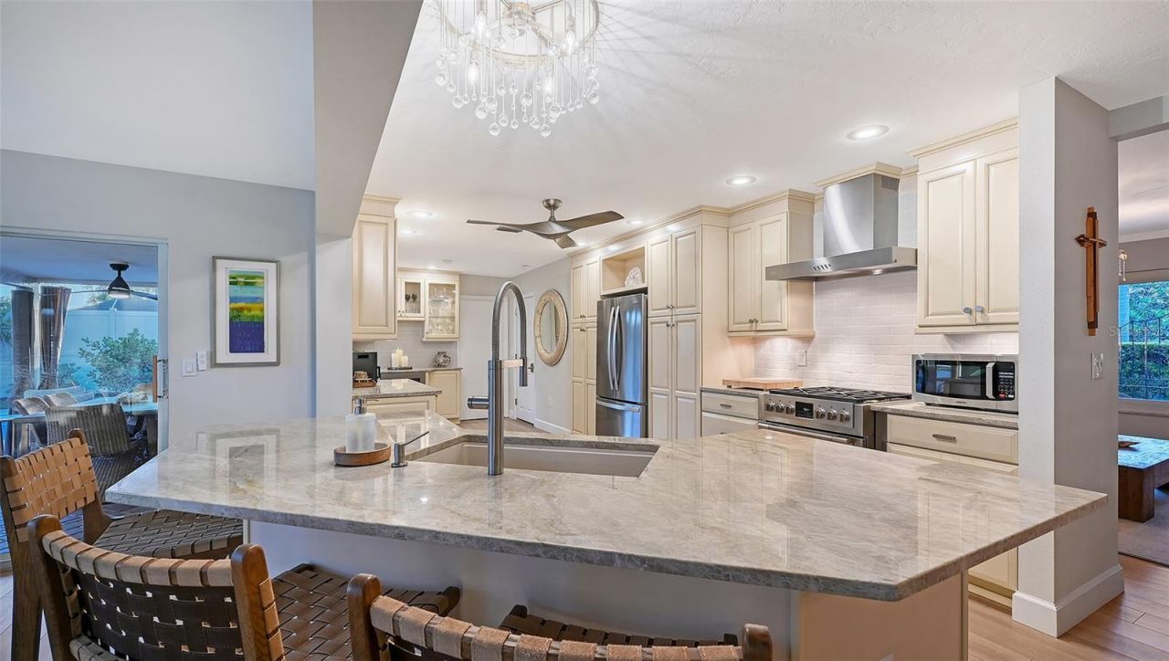7137 Westmoreland Drive , Sarasota, FL 34243 Photo