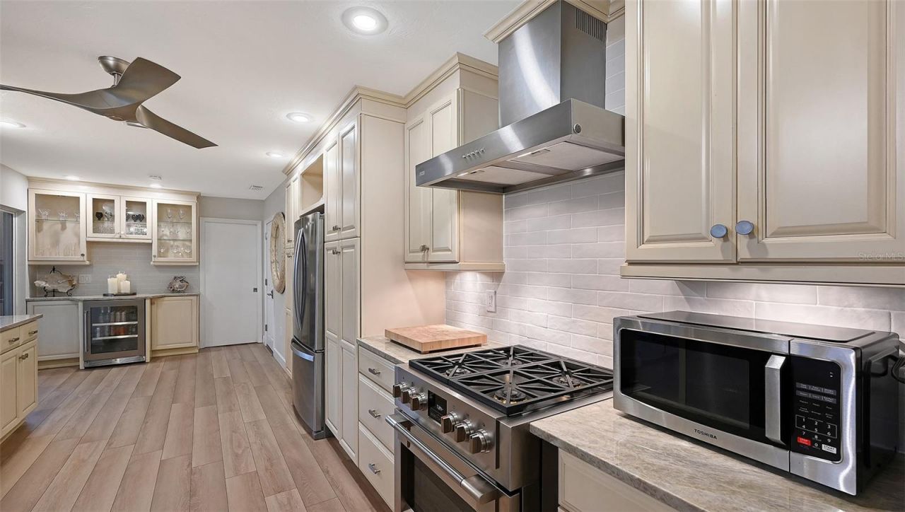 7137 Westmoreland Drive , Sarasota, FL 34243 Photo