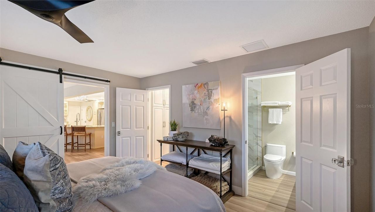 7137 Westmoreland Drive , Sarasota, FL 34243 Photo