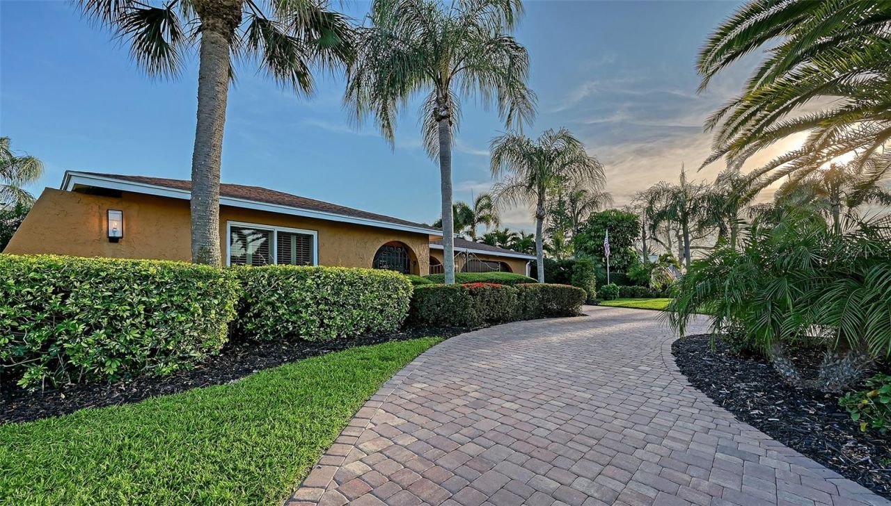 7137 Westmoreland Drive , Sarasota, FL 34243 Photo