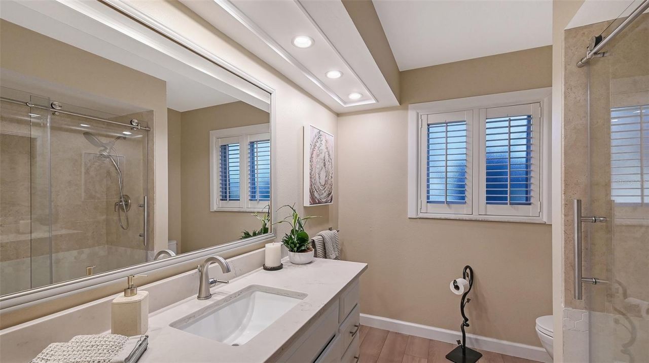 7137 Westmoreland Drive , Sarasota, FL 34243 Photo