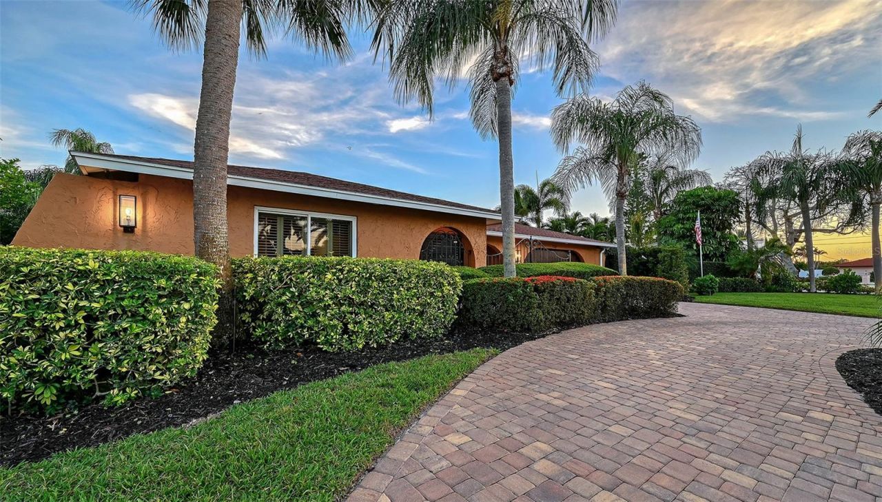 7137 Westmoreland Drive , Sarasota, FL 34243 Photo