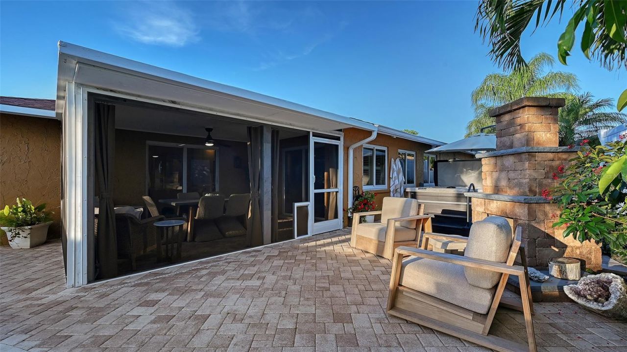 7137 Westmoreland Drive , Sarasota, FL 34243 Photo