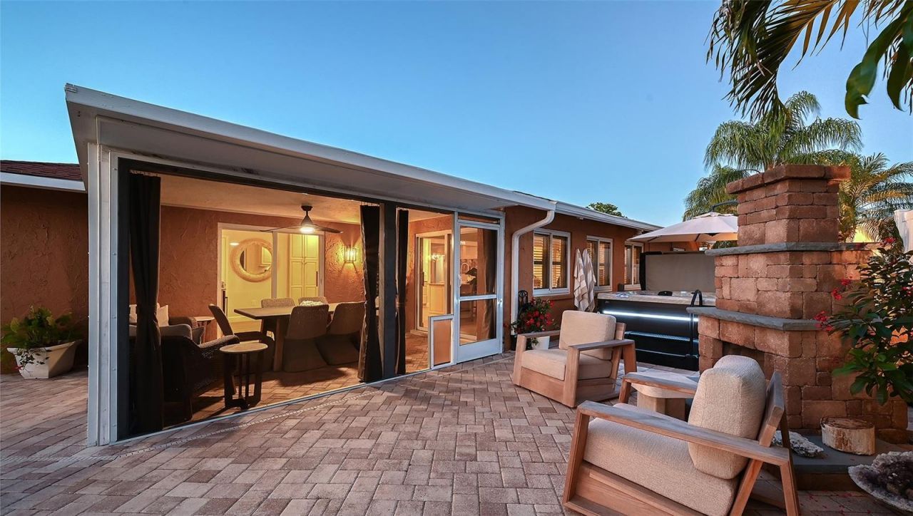 7137 Westmoreland Drive , Sarasota, FL 34243 Photo