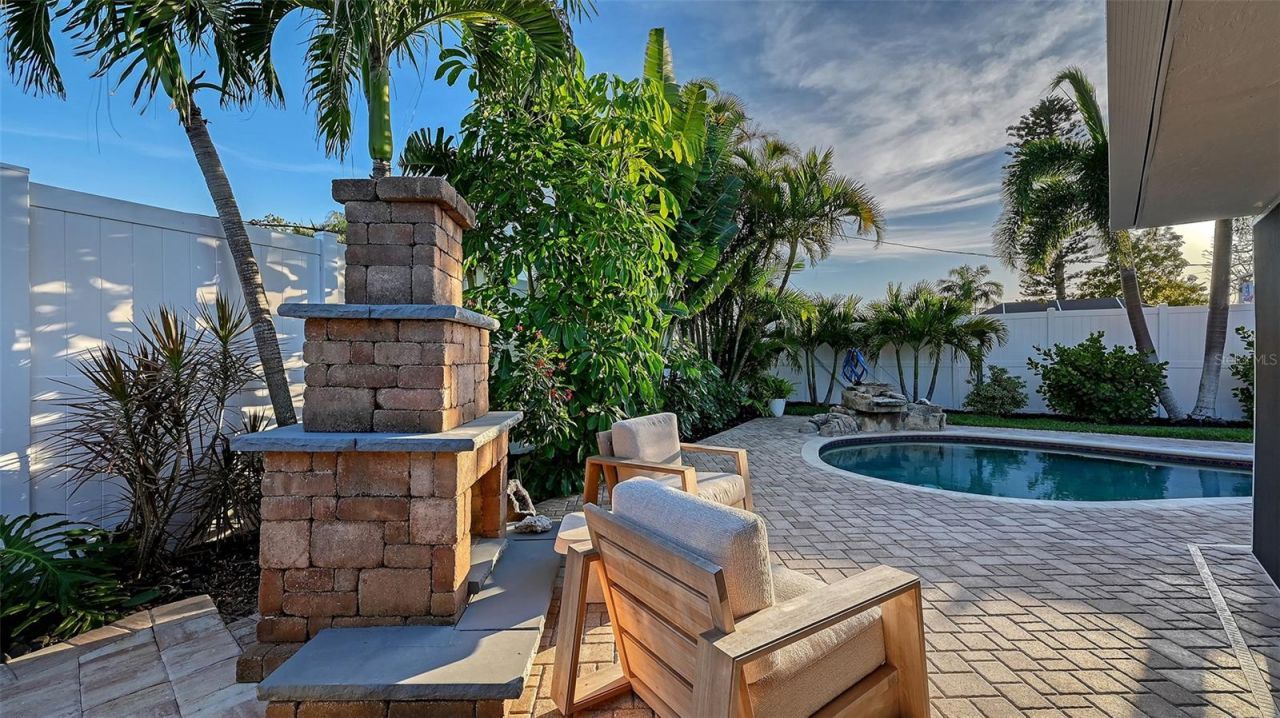 7137 Westmoreland Drive , Sarasota, FL 34243 Photo