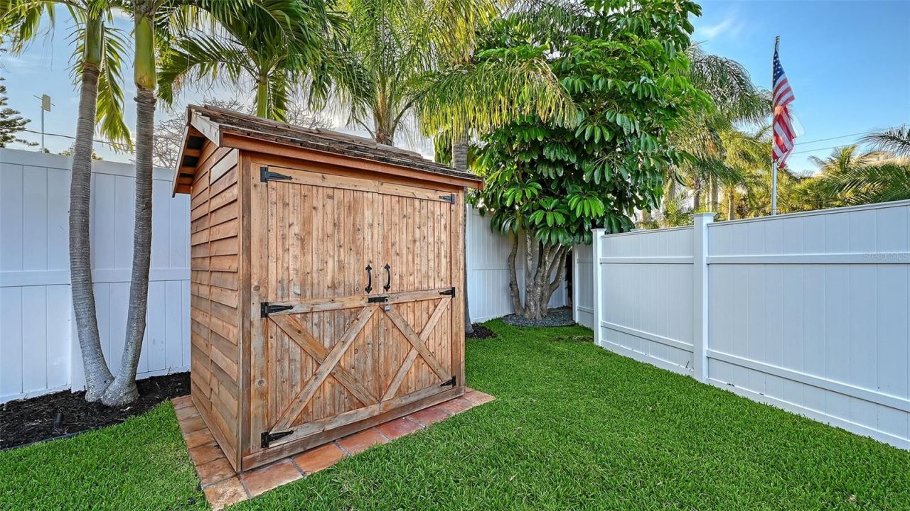 7137 Westmoreland Drive , Sarasota, FL 34243 Photo