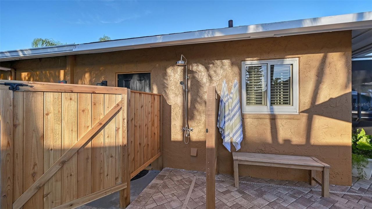 7137 Westmoreland Drive , Sarasota, FL 34243 Photo