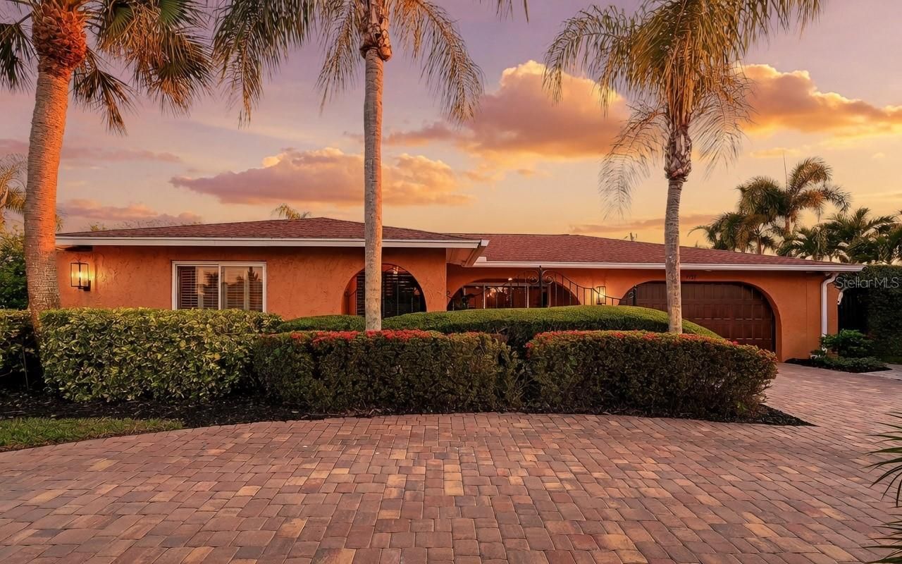 7137 Westmoreland Drive , Sarasota, FL 34243 Photo