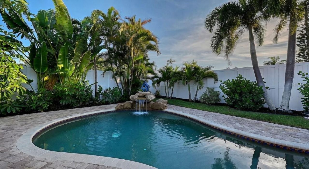 7137 Westmoreland Drive , Sarasota, FL 34243 Photo