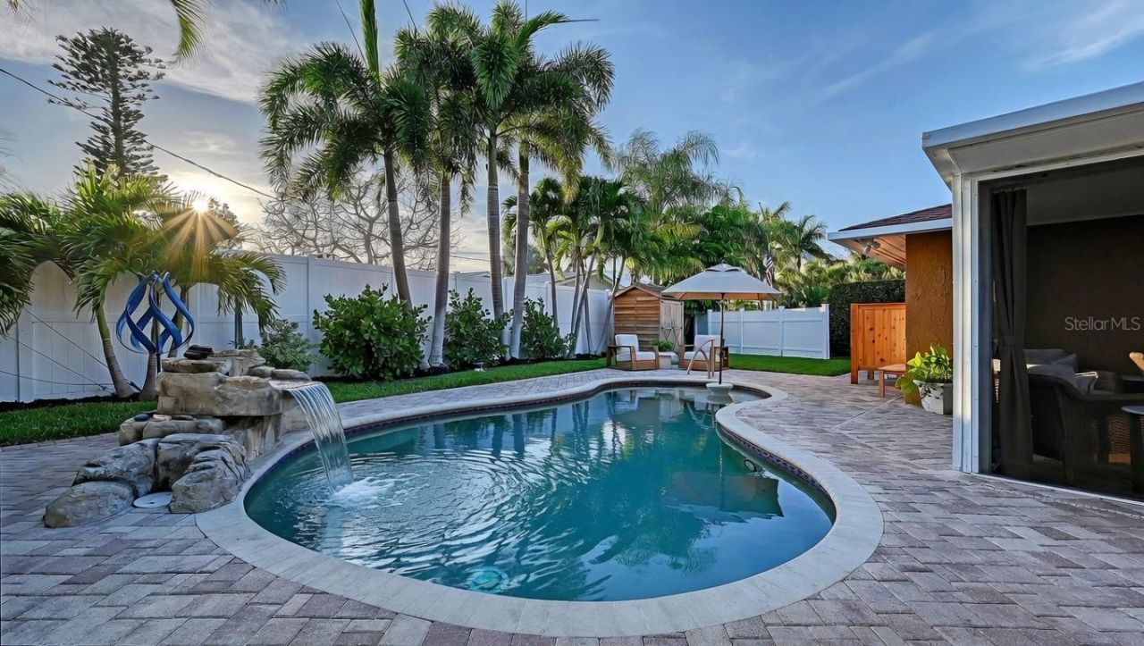 7137 Westmoreland Drive , Sarasota, FL 34243 Photo