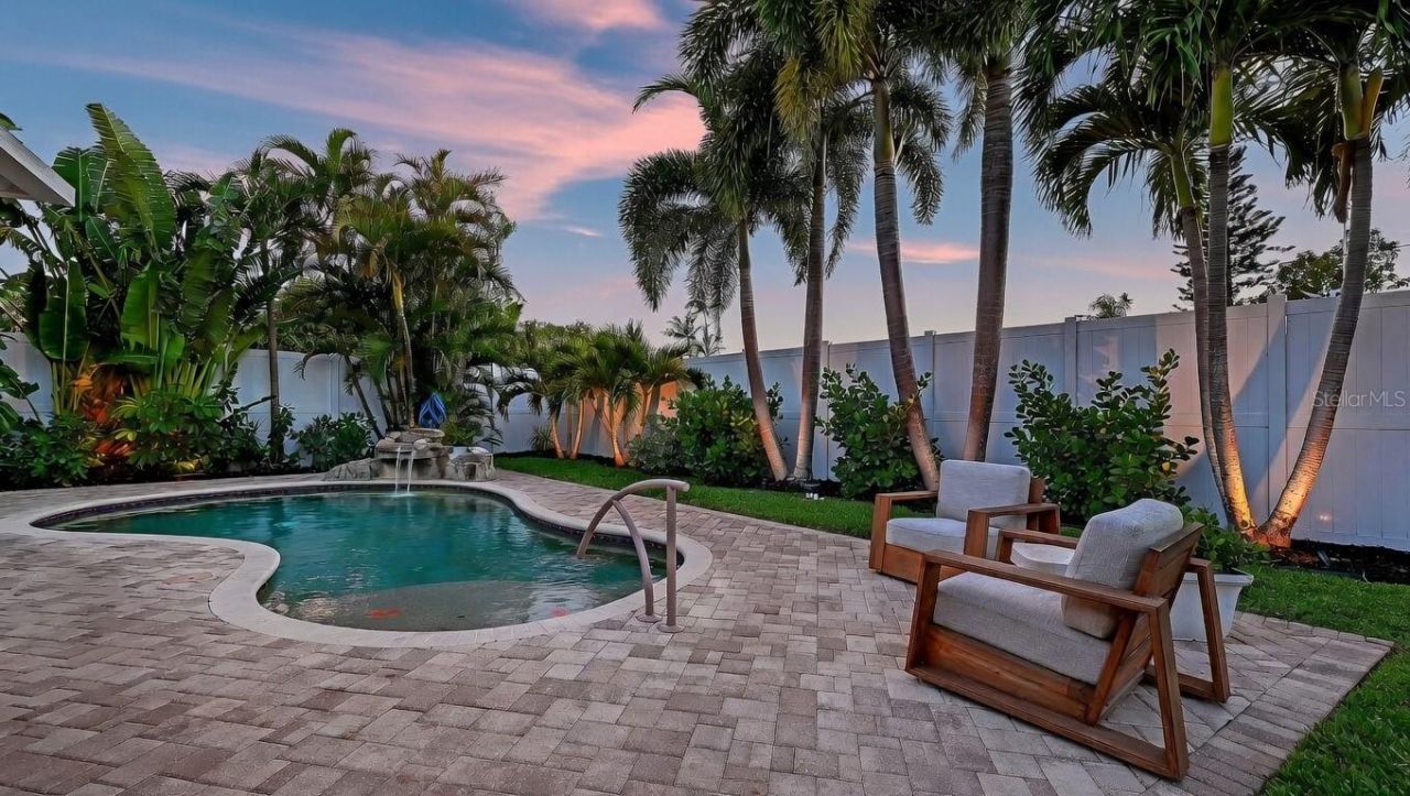 7137 Westmoreland Drive , Sarasota, FL 34243 Photo