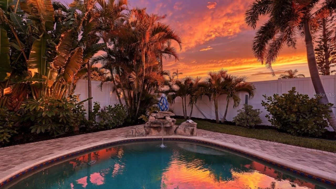 7137 Westmoreland Drive , Sarasota, FL 34243 Photo