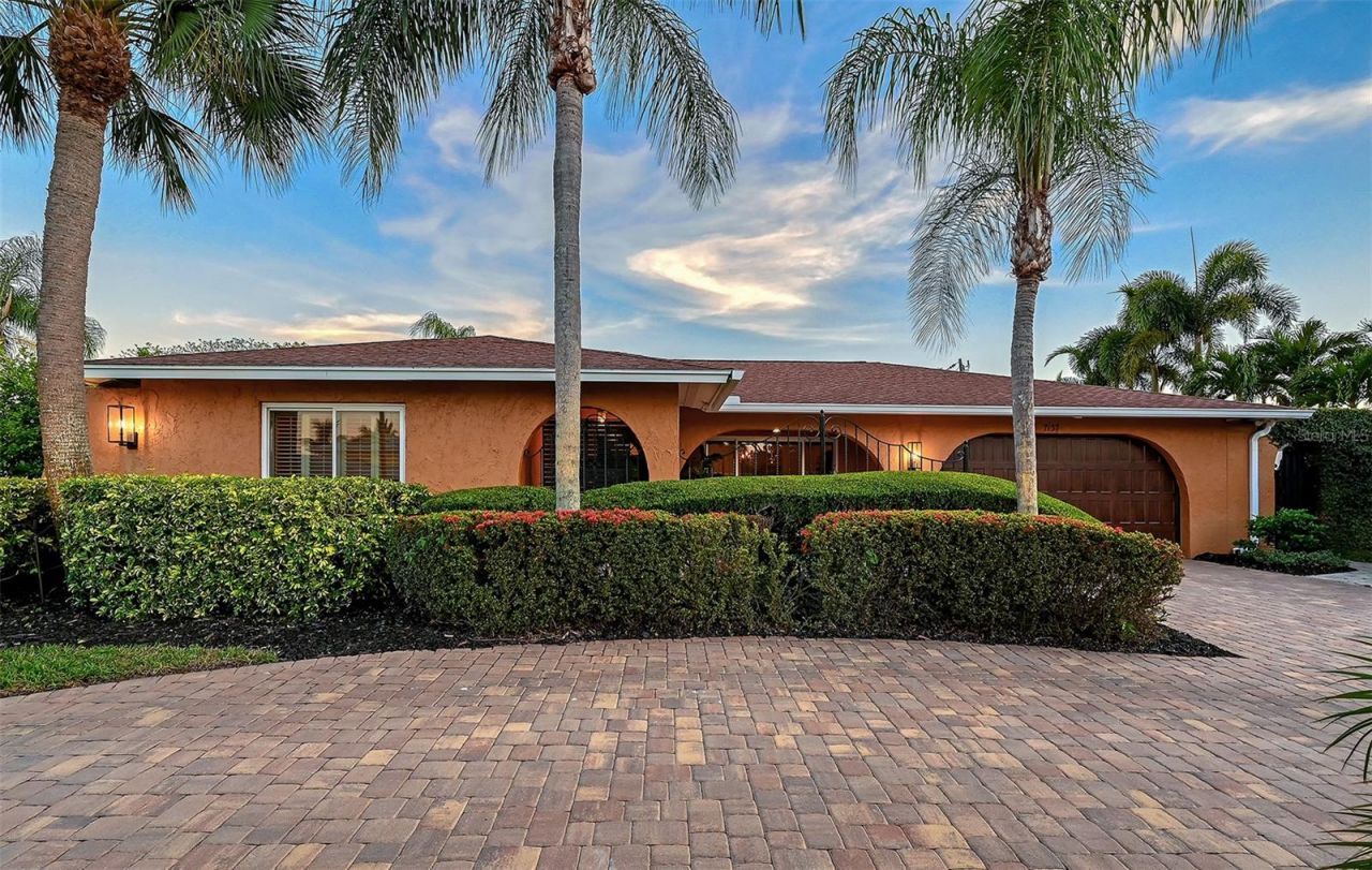 7137 Westmoreland Drive , Sarasota, FL 34243 Photo