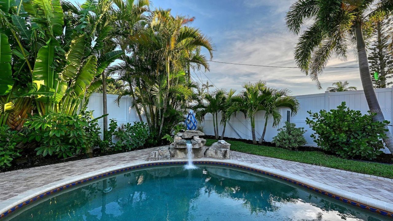 7137 Westmoreland Drive , Sarasota, FL 34243 Photo