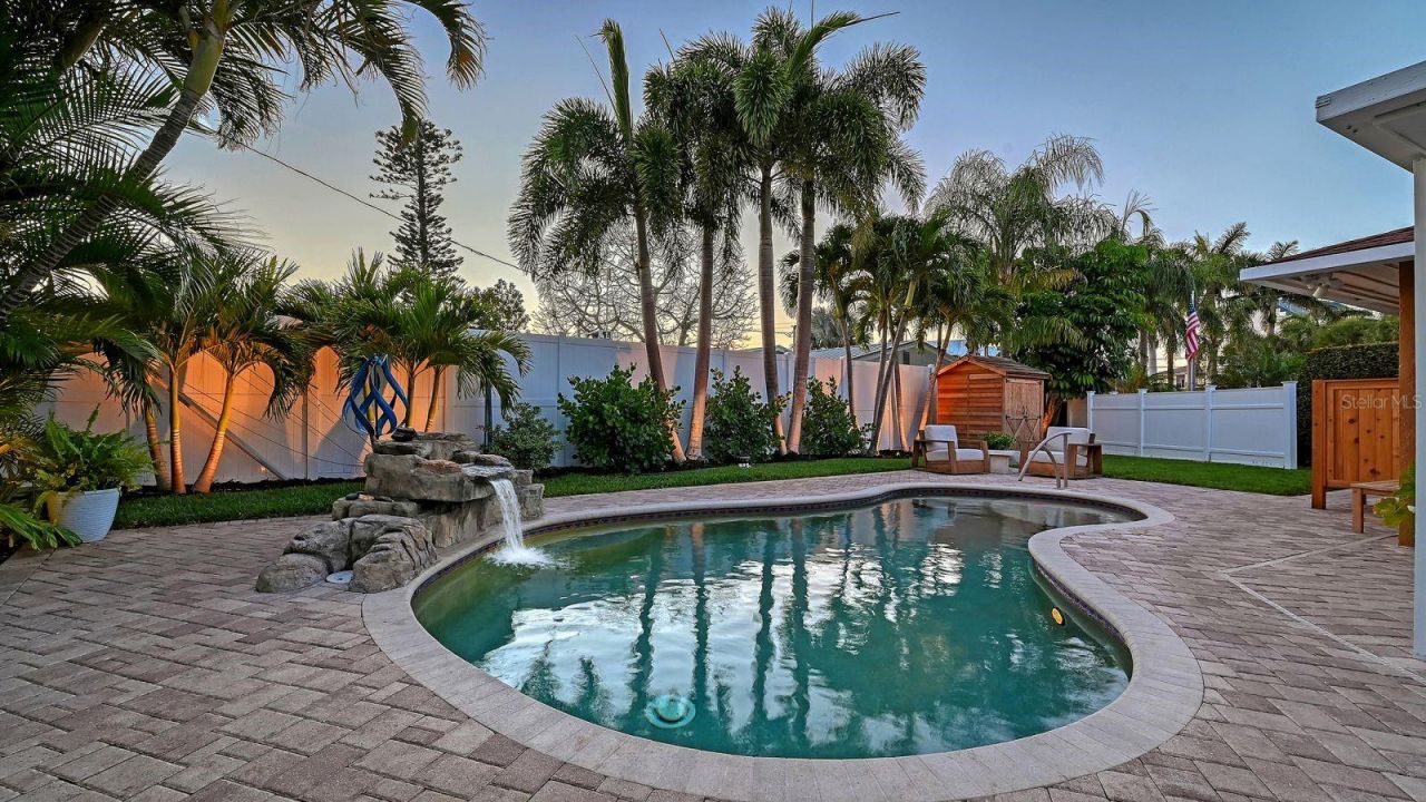7137 Westmoreland Drive , Sarasota, FL 34243 Photo