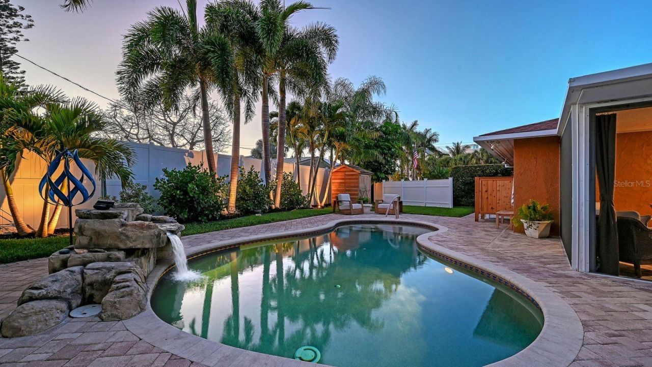 7137 Westmoreland Drive , Sarasota, FL 34243 Photo
