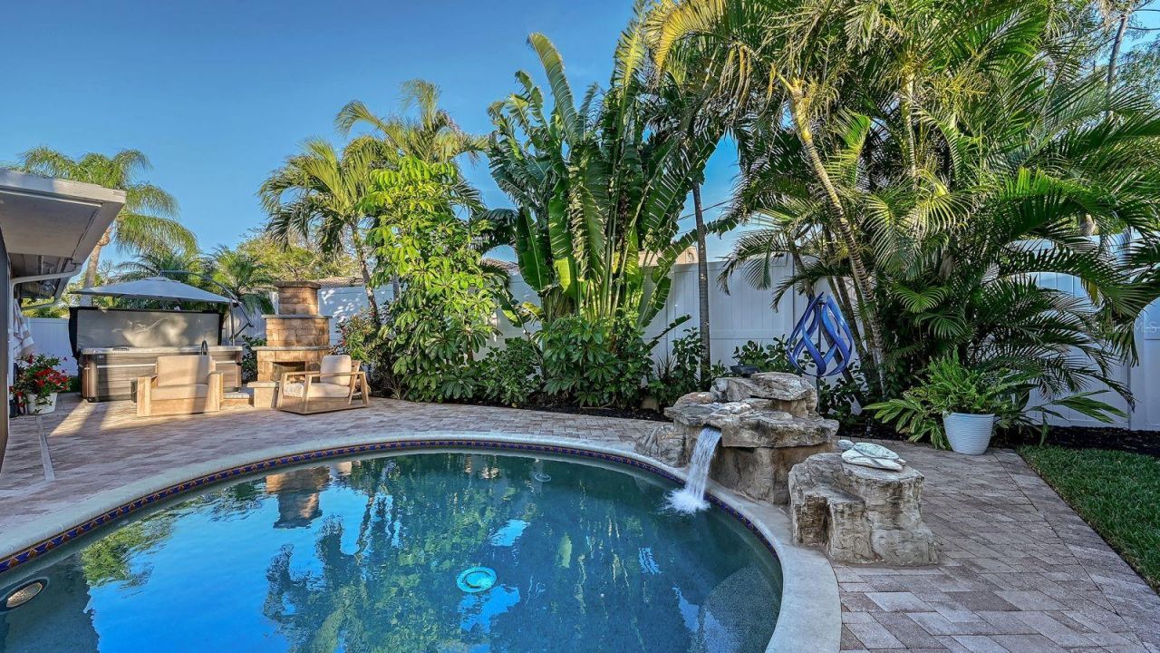 7137 Westmoreland Drive , Sarasota, FL 34243 Photo