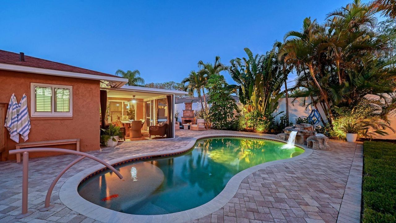 7137 Westmoreland Drive , Sarasota, FL 34243 Photo