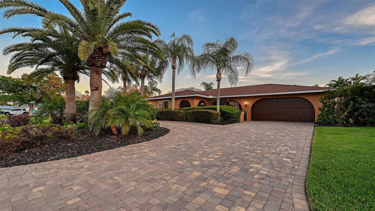 7137 Westmoreland Drive , Sarasota, FL 34243 Photo
