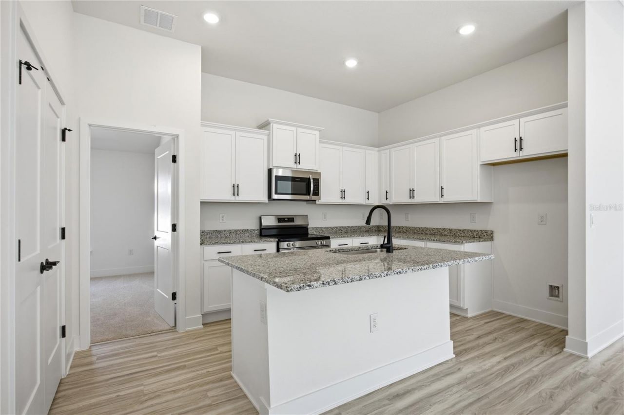 16822 NW 178th Terrace , Alachua, FL 32615 Photo