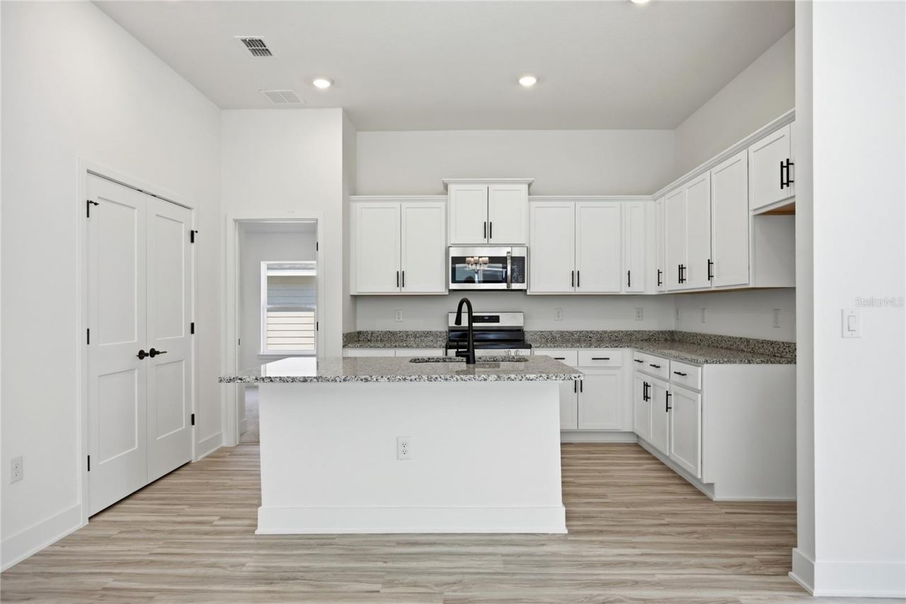 16822 NW 178th Terrace , Alachua, FL 32615 Photo