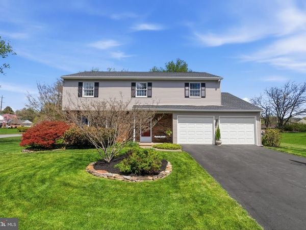 1847 CLARENCE DRIVE, HELLERTOWN, PA 18055