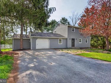 25 MULLIGAN DRIVE, ETTERS, PA 17319