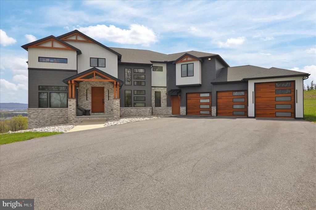 1064 RICK ROAD , READING, PA 19605