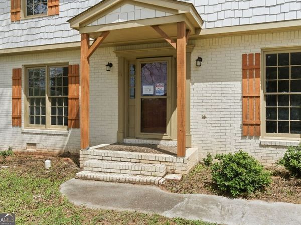 532 Valley Woods Circle SE, Conyers, GA 30094