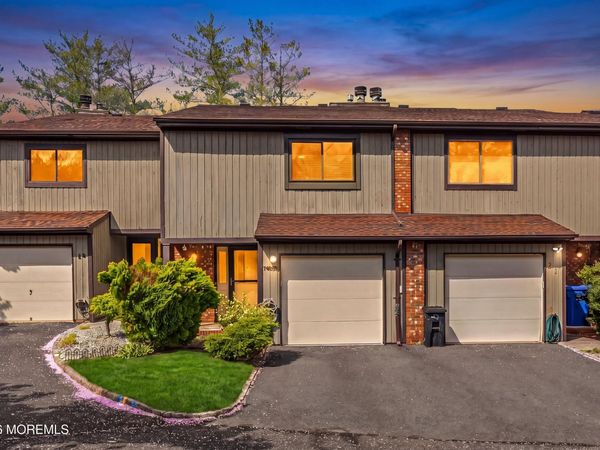 20 Arrowsmith Court, Unit 26, Matawan, NJ 07747