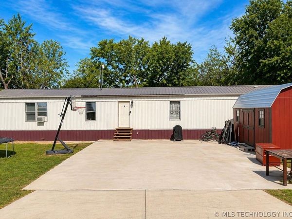 13445 New Lake Road , Henryetta, OK 74437