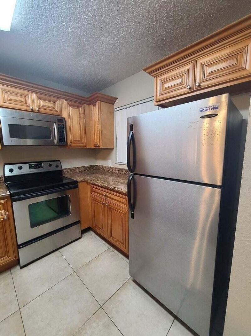 1517 Lake Crystal Drive, Unit E, West Palm Beach, FL 33411 Photo